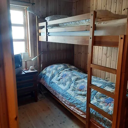 Familiehytte Pa Botn, Vagslid Til Leie 度假居