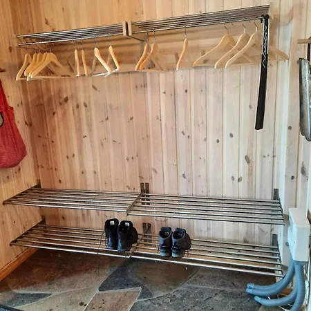 Familiehytte Pa Botn, Vagslid Til Leie *